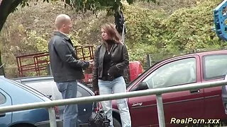Keerasin doggy style tüdruk kena seks gonzo perse ja cum tema aluspüksid