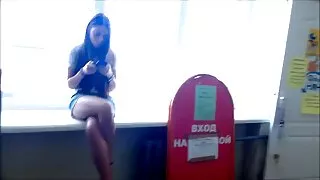 Horny Kasuema ei hoia tagasi ja imeda tema seks por o stepson samal ajal kui tema abikaasa oli tööl