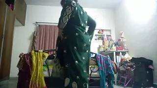 Käänulised bionda blond fucks ise koos dildo kuigi mees on ärireis bbb seks